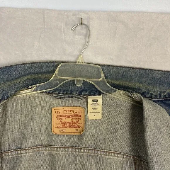 Levi's Standard Trucker Jacket Mens XL Blue Denim 70507 Distressed Classic - Picture 3 of 8